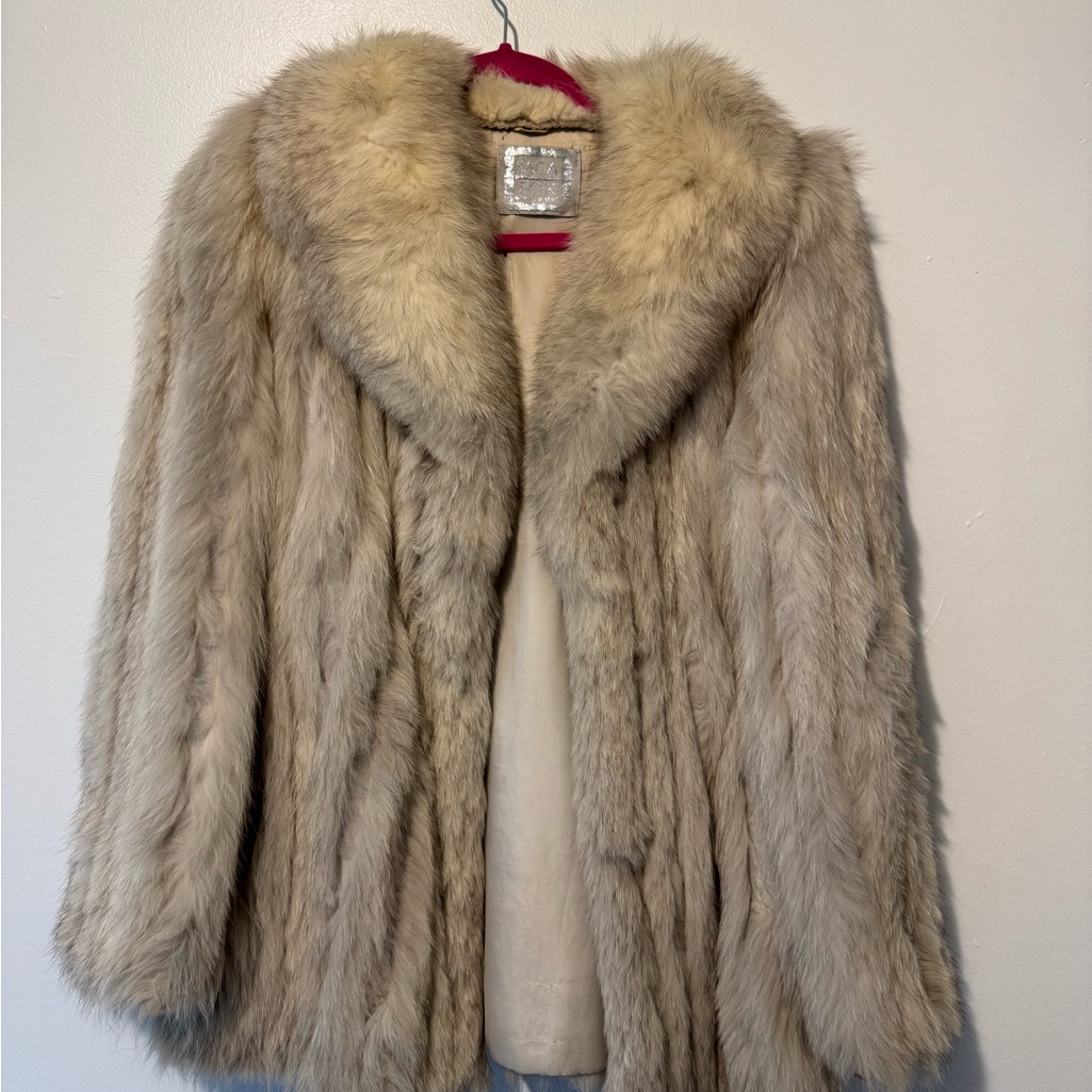 Luxurious Authentic Fur Coat In Cream